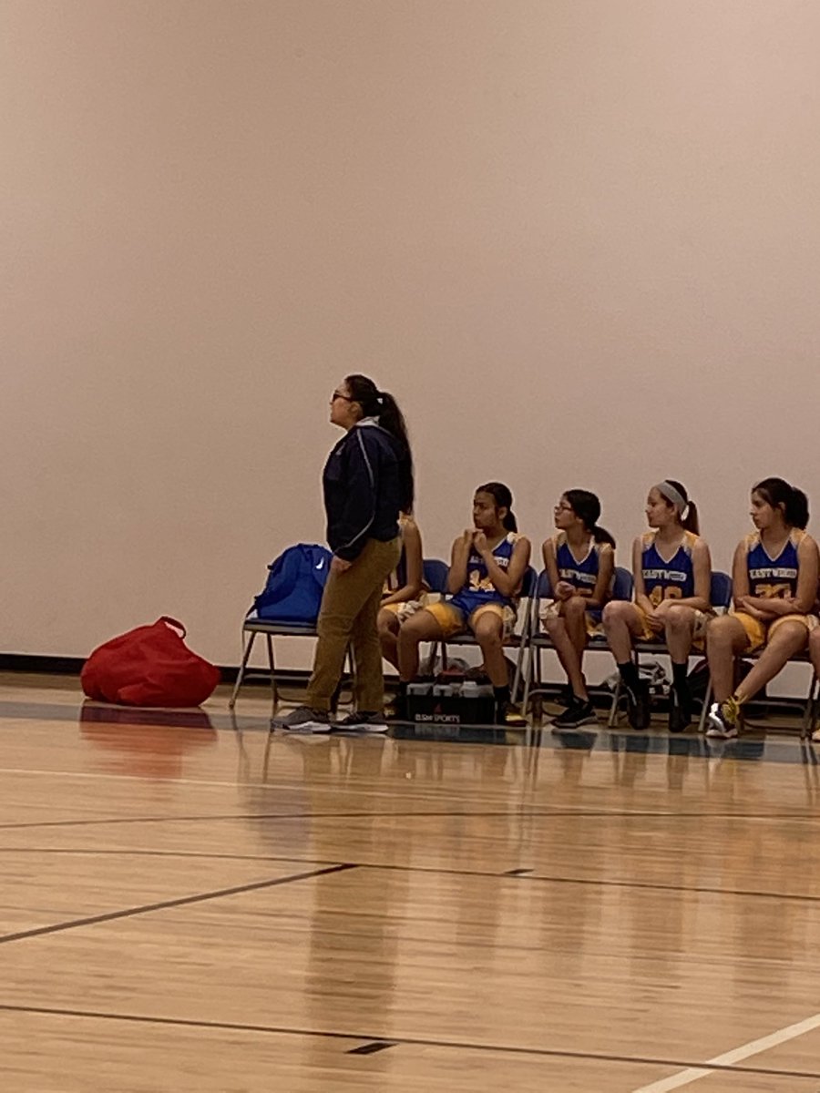 catherinedoc12's tweet photo. Saturday morning basketball games in our new facilities! Thank you YISD community. #Bond2015 #moreToCome #OFOD #Dragons @dem915boys @AmyAlarcon23 #GreatScoreKeeper @YsletaISD https://t.co/TE7ChgQ61M
