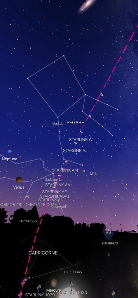 We just saw all the #Starlink satellites from #spaceX moving like stars 🌟 in single file 😱 amazing #technology
