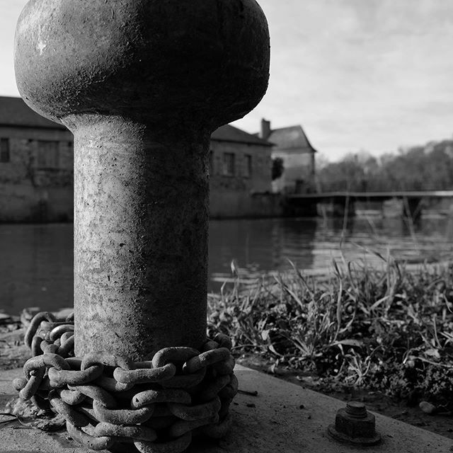 KarineSureau's tweet photo. À la découverte de Grez-Neuville sur les bords de la Mayenne
#igersanjou #jaimelanjou #anjou #destinationanjou #anjoubleu #valleesduhautanjou #grezneuville #maineetloire #mayenne #river #rivieres #chaine #ponton #nature #laiterie #myloirevalley #loirev… https://t.co/rKt7CQRmmm https://t.co/kQxkYJhIi7