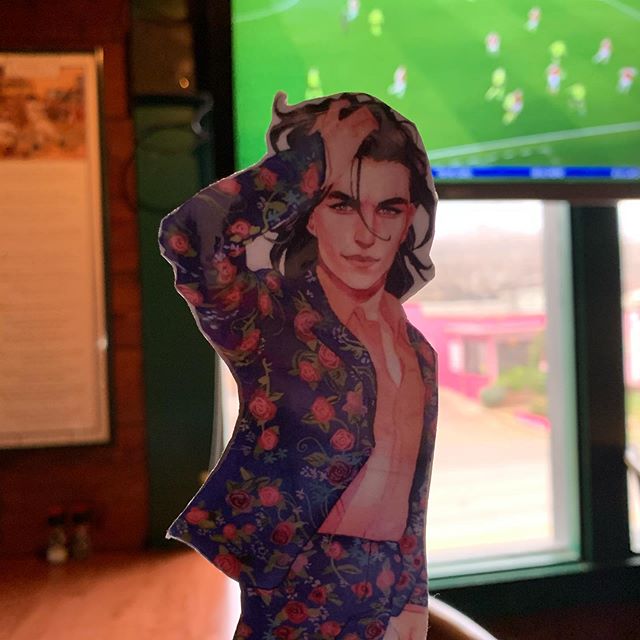 flatbazly's tweet photo. Feeling a bit homesick, so I went to the pub to watch a little footie. The Watford match wasn’t on, so I had to settle for Arsenal but it’s not as fun without Snow here to explain things to me. @rainbowrowell

#flatbazly…

📸 https://t.co/EWwFlznSnW via https://t.co/GzgFVg8LX2 https://t.co/nk5dOoSJ2F