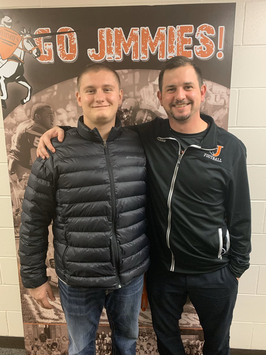 CardDalton's tweet photo. Thank you Coach @jfederico8 @Coach_Mistro for an awesome official visit. What an amazing facility and coaching staff you guys have. You guys really made me feel like family! I could see myself calling this place home! @ISWEATGREATNESS @CasteelFootball @CodyTCameron https://t.co/NdSey4TxcS