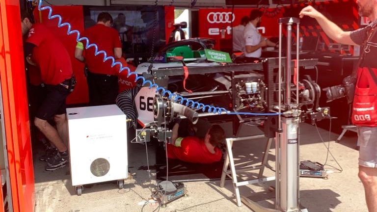 we_online's tweet image. WE are so excited for this race! 🏎
#technologypartnership #wespeedupthefuture #emobility #formulae #we_eiSos #SantiagoEPrix