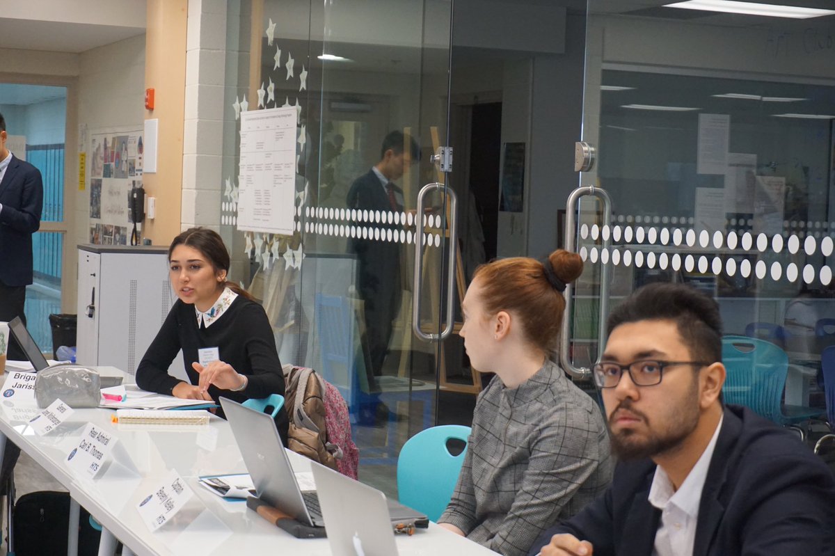 HTSMUN_III's tweet photo. Here’s a sneak peak of the DACOWITS (women’s rights) committee. Students are furiously debating about equality, women recruitment and sexism in the workplace. Cool stuff 😎@donita_duplisea @ms_scowan @Edgecombe2John @pereira_rasoHTS @CAISboarding https://t.co/RWooEHQznx