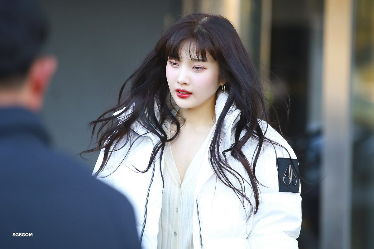 sgsgom's tweet image. 200118 신한은행 행사 퇴근 
#레드벨벳 #조이