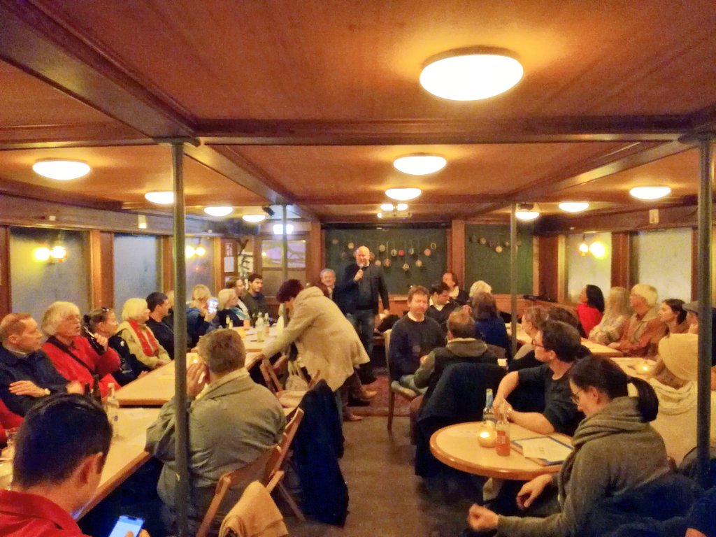 Volles Haus bei unserer Veranstaltung zur Kulturpolitik auf der Alten Utting. Wir freuen uns über @Vorlaender_Muc, <a href="/Lutz_Markus/">Markus S Lutz</a>, @Dilek_Bepunkt, <a href="/mentrup/">Lars Mentrup</a>, <a href="/AndreaBarth16/">Andrea Barth</a> und viele weitere Gäste! #Muenchenliebe #Minga