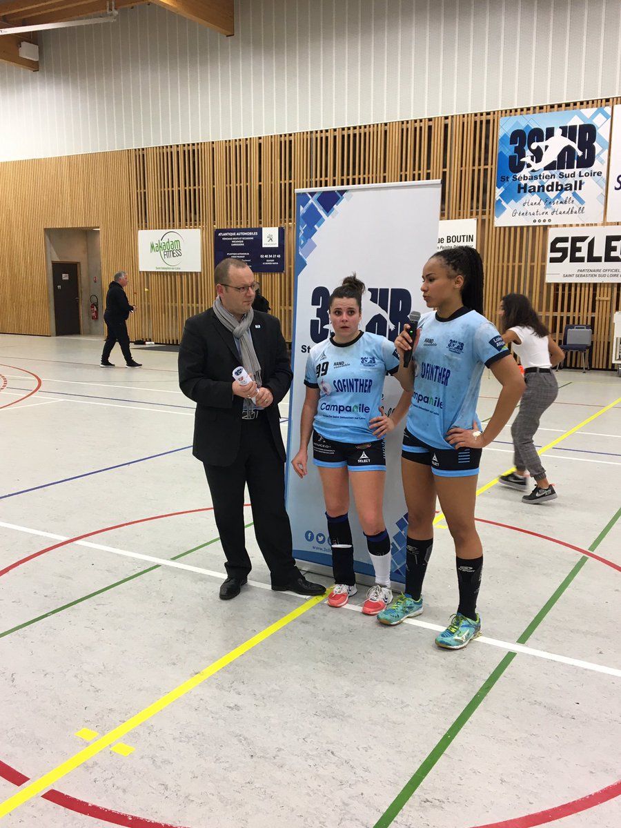 3SLHB44230's tweet photo. [#N1F - FIN DU MATCH]
Défaite des filles 23-33 face à La Roche sur Yon Vendée Handball
Prochain match samedi prochain à domicile face à Pessac à 20h30 salle Luc Abalo. 
Même dans la difficulté, on compte sur vous ! 
Merci pour votre soutien! 
#Forza3SLHB 💪🔵 https://t.co/ZeDO4fXqgs