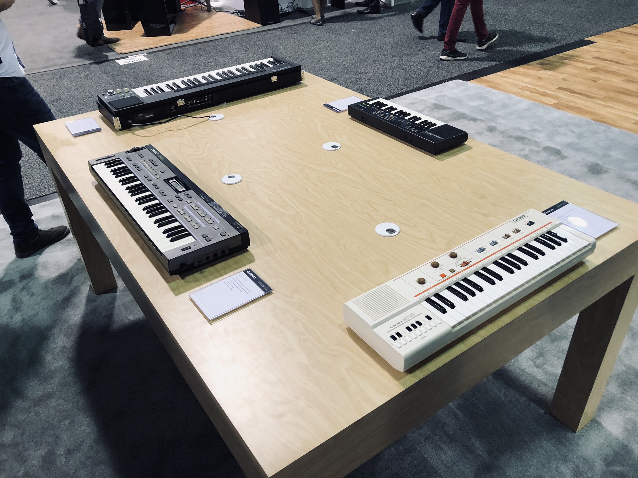 Vintage Casio MT-240 キーボード MIDIシンセサイザー Casio Casiotone Mt-240 49 Key Electronic Keyboard Synth 210