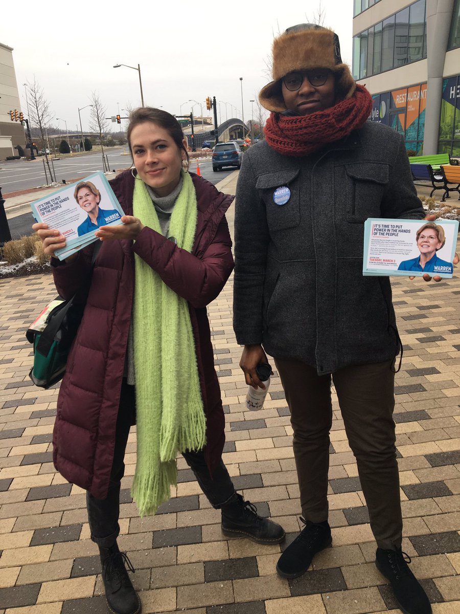 lrenn94's tweet photo. Big Shout out to my knockstars hitting the doors when itโs snowing in VA! Theyโre ready for Big Structural Change, are YOU?!!! #TeamWarren #virginiaforwarren #winwithwarren https://t.co/bkSWUTc2pP