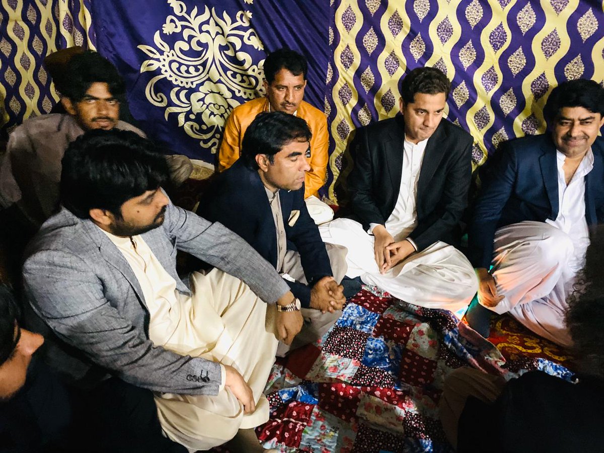 KhowajaShamsher's tweet photo. @Nazeer_Keerio Offered Condolence With Fida Hussain Dhakan sb on Sad Demise Of His brother Shahid Hussain Dhakan At Badh City Ladkana
@BBhuttoZardari @AseefaBZ https://t.co/3M8i7c7Lc4