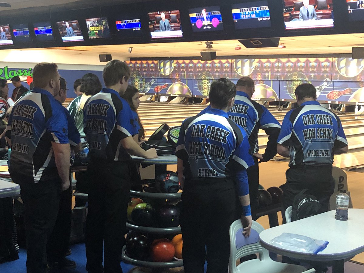 Athletics_OCHS's tweet photo. Great day for Oak Creek Bowling! Qualified for state for the 7th year in a row with their efforts today! Congratulations coaches and student-athletes! @OCFSD #GoKnights https://t.co/OG6tmWIfUw