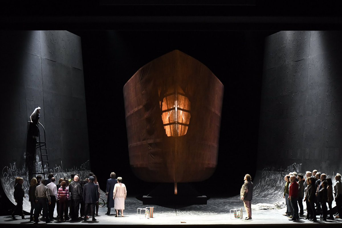 ABAOBilbaoOpera's tweet photo. Arranca el estreno del Buque Fantasma ⚓️🚢
.
@terfelbryn @kristianbenedikt #itxaromentxaka @roger_padulles @guymontavon @bilbaorkestra @corodeoperadebilbao @coroeaso 
#manuelauhl  @wilhelmschwighammer #pedrohalffter 
#wagner #fliegendehollanderabao 
#fundaciónbbva https://t.co/YuphoS65di