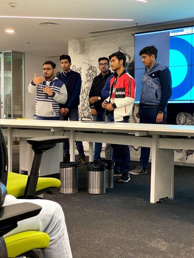 myselfanuj99's tweet photo. It was great experience at Android Day. Idea pitching is one of the best opportunity to express and learn more about your idea.
#gdgnewdelhi #androidday #idea #team #pitching #olx https://t.co/q9v8Ut74wE