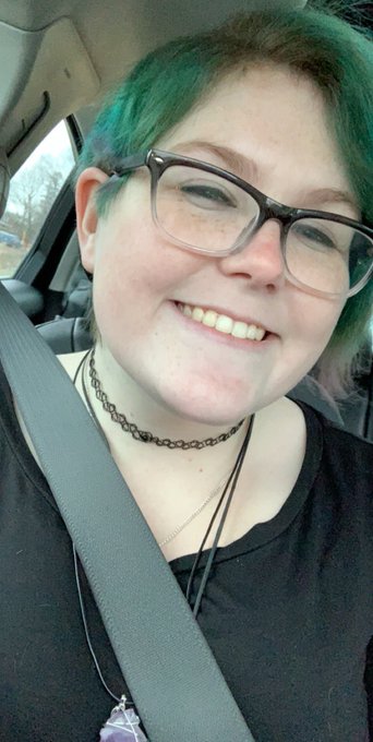 Hey there friends I know I don&rsquo;t post often but I chopped my hair off https://t.co/YVlLUg4dht<a href="/tag/altgirl"class="tags"><span>#altgirl</span></a><a href="/tag/sexwork"class="tags"><span>#sexwork</span></a><a href="/tag/sexworker"class="tags"><span>#sexworker</span></a><a href="/tag/piercednipples"class="tags"><span>#piercednipples</span></a><a href="/tag/lewd"class="tags"><span>#lewd</span></a>