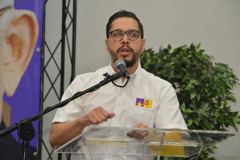 carlitinpared's tweet photo. Me emociona apoyar el liderazgo joven del @pldenlinea 💪🏽 

¡Juntos ganaremos en febrero y en mayo!

La @juventudpeledeista estará acompañando a los candidatos y candidatas que están llamados a ser los Jóvenes Para Liderar Dominicana (1)

#LaJota #AsambleaLaJota #YoSoyLaJota https://t.co/4CaGYgrgBc