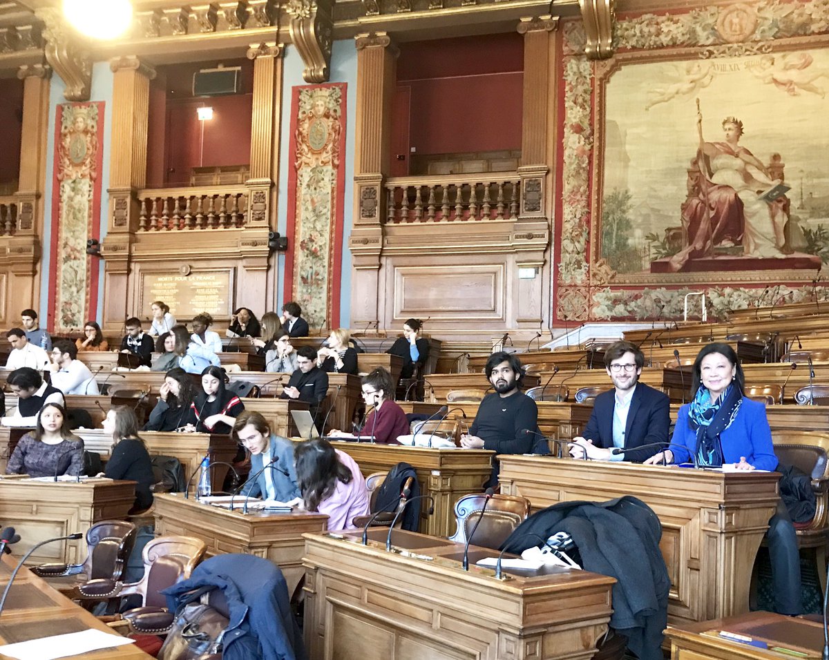 jdHAUTESERRE's tweet photo. .@jdHAUTESERRE &Grégoire Gauger ont assisté à la 1ere séance plénière du Conseil Parisien de la Jeunesse (CPJ)à l'Hôtel de Ville #conseilparisiendelajeunesse #echangesconstructifs #étudiants #accessibilité #bibliotheque #handisport #environnement #ouverturerestaurantssolidaires https://t.co/70ps0saT28