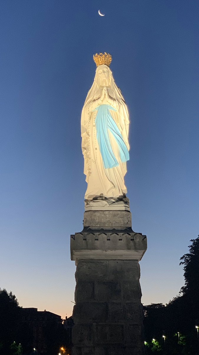 abcejpublishing's tweet photo. On 11 Feb at 7.30pm, the feast of Our Lady of Lourdes, Adam Simon will give a talk on St Bernadette - how a 14 year old changed the course of church history - at Our Lady of Lourdes church in Rottingdean. All are welcome especially young people who will be given a blessed rosary. https://t.co/LVnF5tTEaM