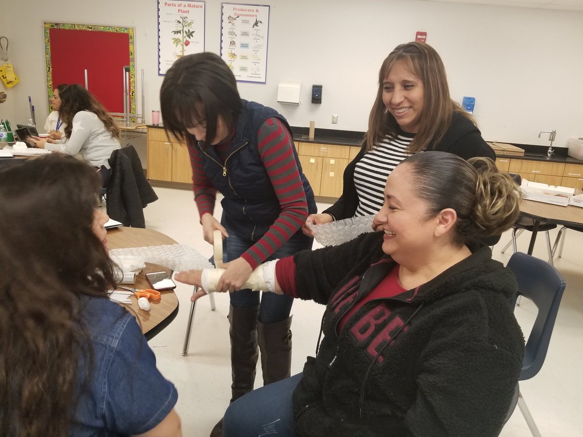 DSShook_ES's tweet image. Shook Teachers receiving Day 1 PLTW PD this Saturday Morning. Structures and Functions of the Human Body #TeamSISD #BeShookBeDauntless #PLTWLaunch @SEstrada_DSSE