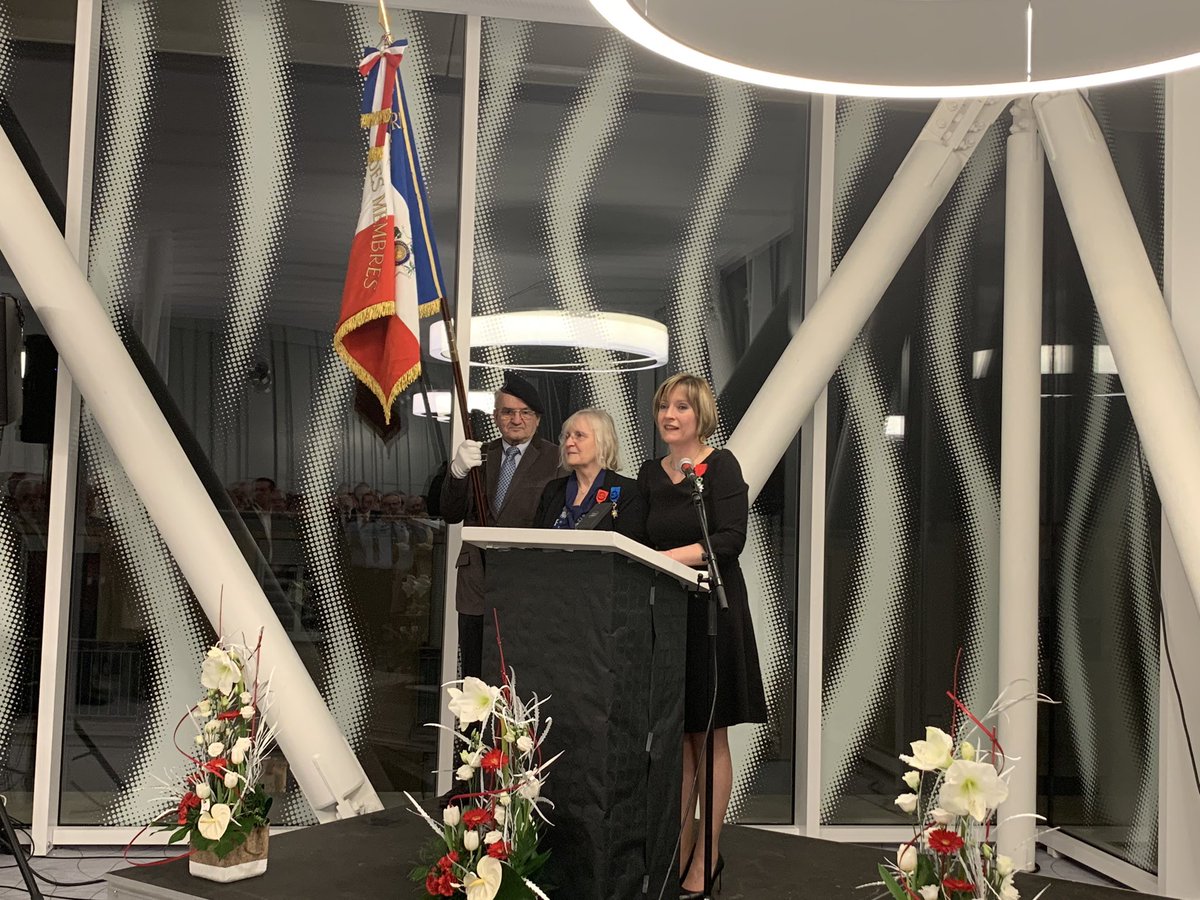 TrinckquelPh's tweet photo. #HONNEURS 
Remise des insignes de chevalier de la Légion d’Honneur à Florence VIGNAL Pdte de la #CMA48 par @Prefet_48 
#Reconnaissance des mérites d’une femme engagée pour le territoire 
#Émotion #Modestie #Famille  #Engagement 
#ActeursDuTerritoire https://t.co/wk6Okd4Jhn