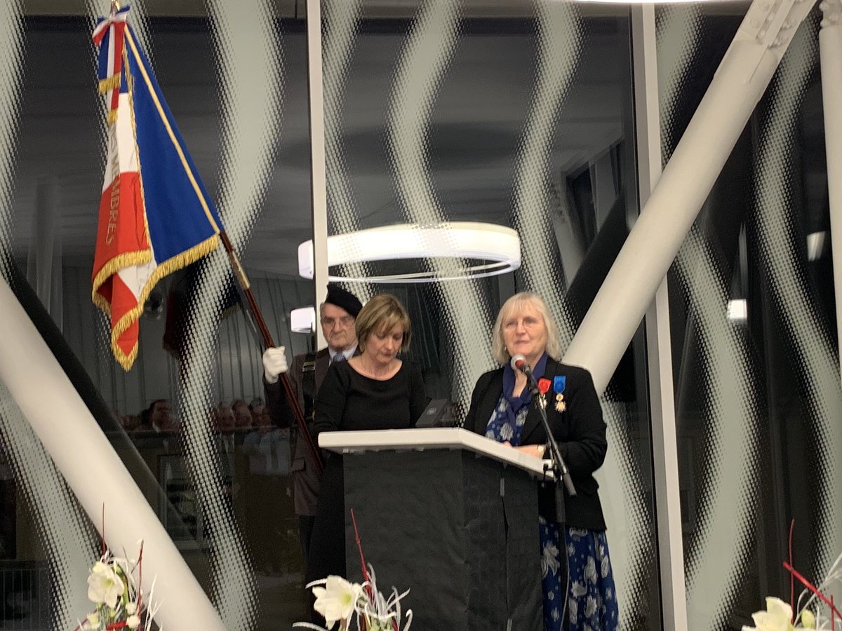 TrinckquelPh's tweet photo. #HONNEURS 
Remise des insignes de chevalier de la Légion d’Honneur à Florence VIGNAL Pdte de la #CMA48 par @Prefet_48 
#Reconnaissance des mérites d’une femme engagée pour le territoire 
#Émotion #Modestie #Famille  #Engagement 
#ActeursDuTerritoire https://t.co/wk6Okd4Jhn
