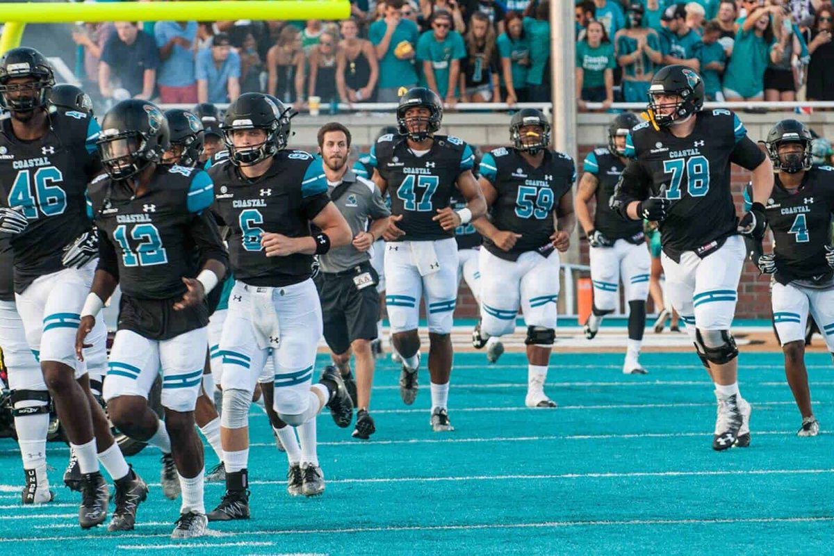 FadeEmUpCam's tweet photo. blessed to receive an offer from Coastal Carolina University 🤍 #GoChantiCleers 🌴@ChadSimmons_ https://t.co/V6xcUOulkY