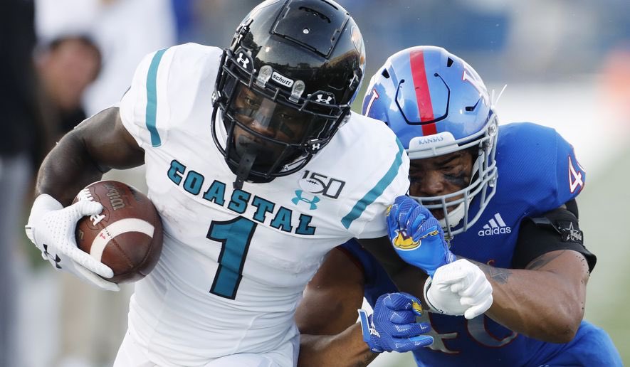 FadeEmUpCam's tweet photo. blessed to receive an offer from Coastal Carolina University 🤍 #GoChantiCleers 🌴@ChadSimmons_ https://t.co/V6xcUOulkY