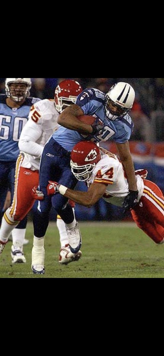 Eawarfield44's tweet photo. It’s about that time! #ChiefsTitans https://t.co/MnzJSprJx2