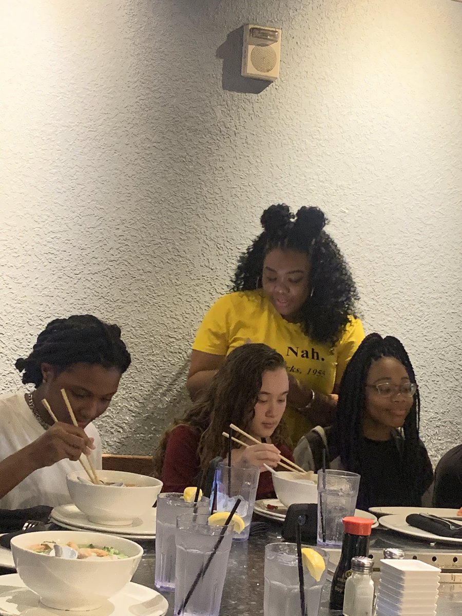 archycreator's tweet photo. It’s all smiles for my friend @mackenzie_illustrates birthday Hibachi on deck ! Love ya ! 😀#birthdayfriend https://t.co/Pv9mn6NSwx