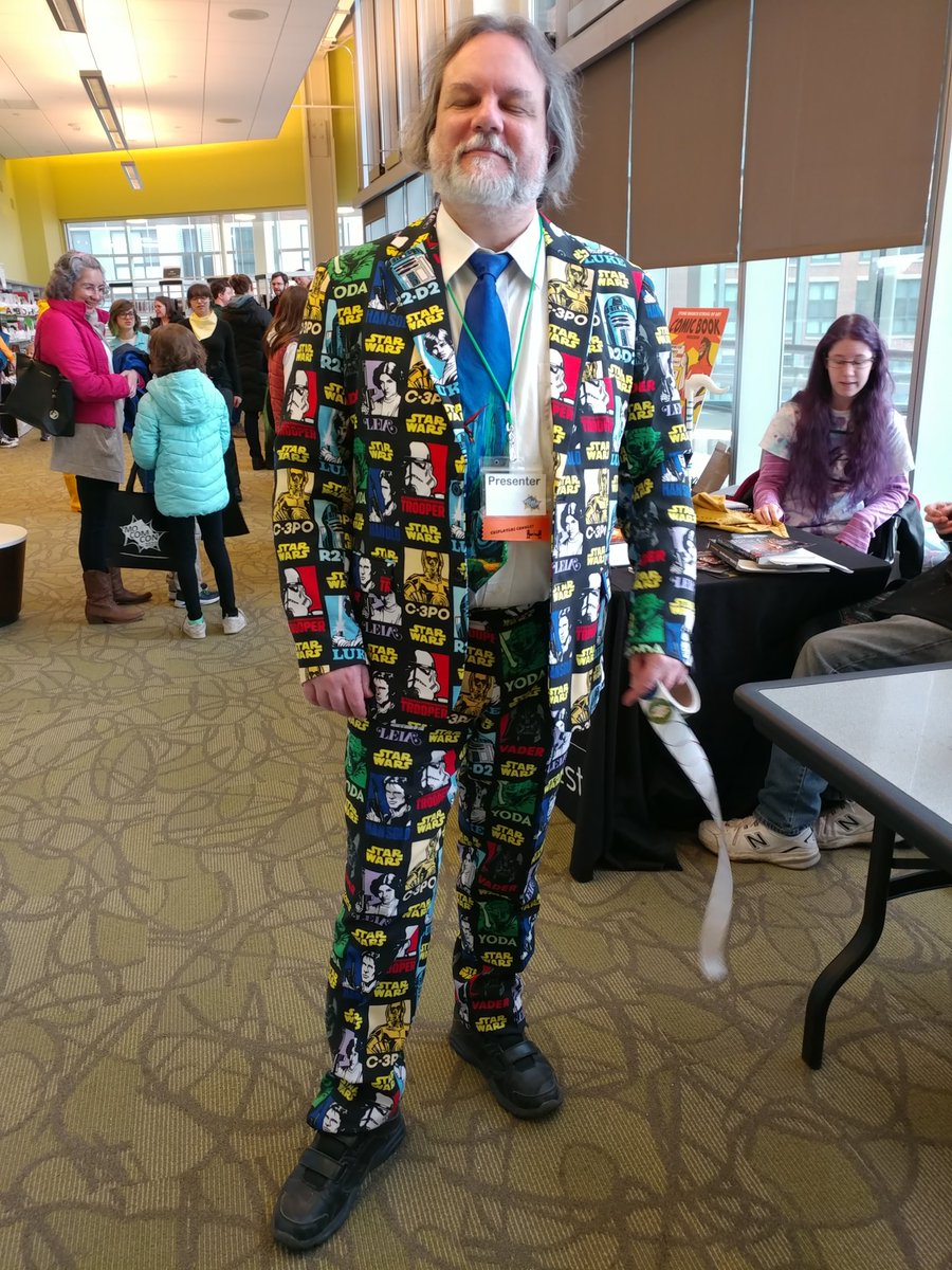 wowitsladyakumu's tweet photo. I'm lovin' these awesome cosplays from #MoComCon!  

- Misa Misa from "Death Note"
- Coraline
- The MS Word paperclip assistant
- "Star Wars," plain and simple!

#MoComCon2020 https://t.co/1GCe8Hzn9M