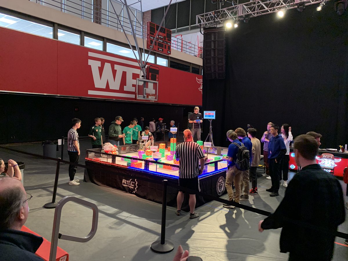 amandahough6's tweet photo. Couldn’t be #Prouder of these #Mashpee @VEXRobotics JR &amp; Fresh Teams performance @WPI #TheWave National Competition #SignatureEvent #Hopkinton Tournament tomorrow #RoboticsWeekend #WeAreMashpee @MMHS_Principal @mashpeetech https://t.co/yiAWKTxiMj