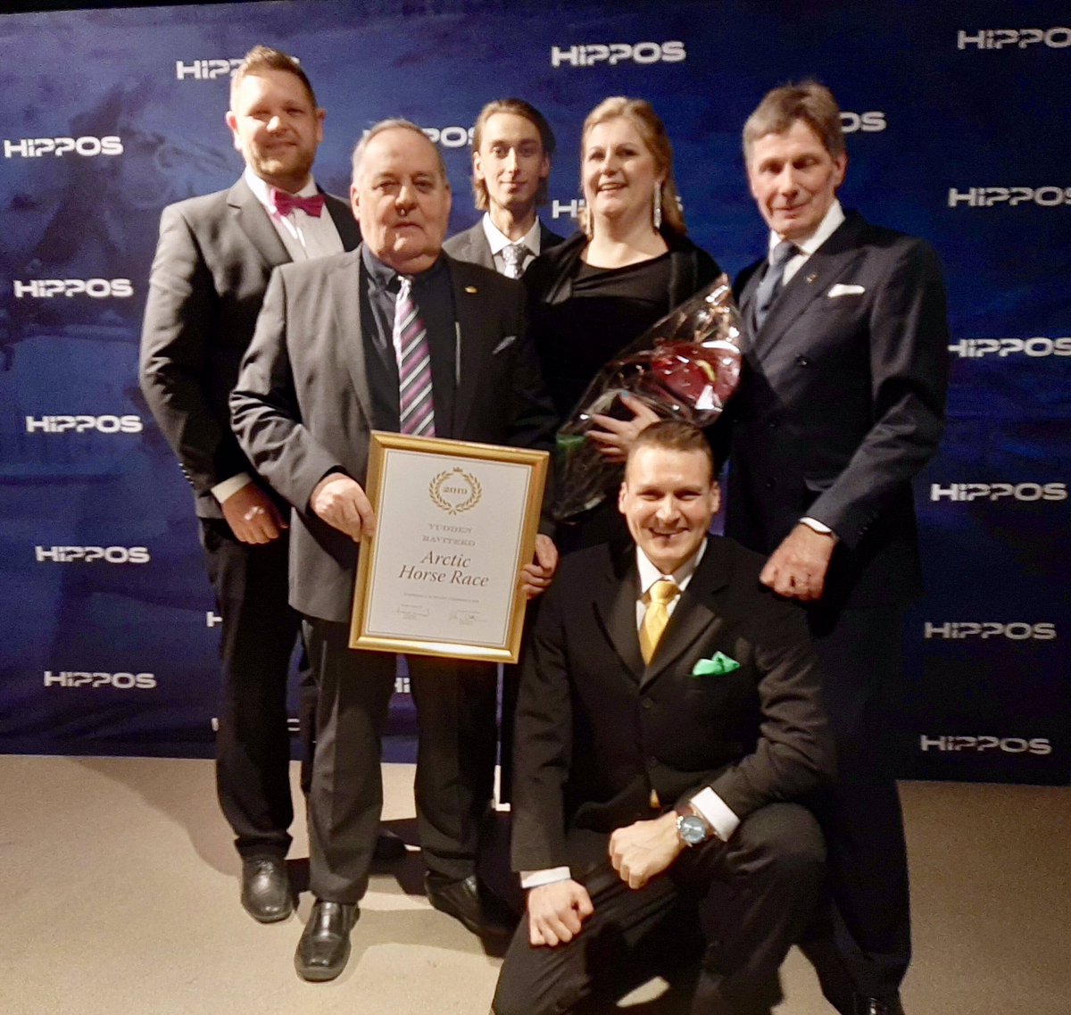 Suuri kiitos! Thank you! Tack så mycket! Arctic Horse Race on äänestetty Vuoden raviteoksi! Kiitos kaikille tämän mahdollistaneille! <a href="/tetrickracing/">Tim Tetrick</a> @pohjoisenradat <a href="/VisitRovaniemi/">Visit Rovaniemi</a> <a href="/Jorma_Kontio/">Jorma Kontio</a> #ravit #trav