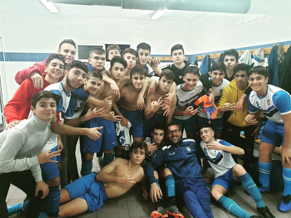 PLCompadres's tweet photo. ⚽ ¡Gran victoria! #Cadete3a
.
#CDCompadres - 3
#CDAlhaurino - 2
.
⚽Ivanov
⚽⚽ Juan Moran
Crónica
Importantísima victoria de los chavales, sacando casta y peleando cada balón como si fuera el ultimo.
¡Vamos compadres!.
#LocuraCompadres https://t.co/vuykogekYd