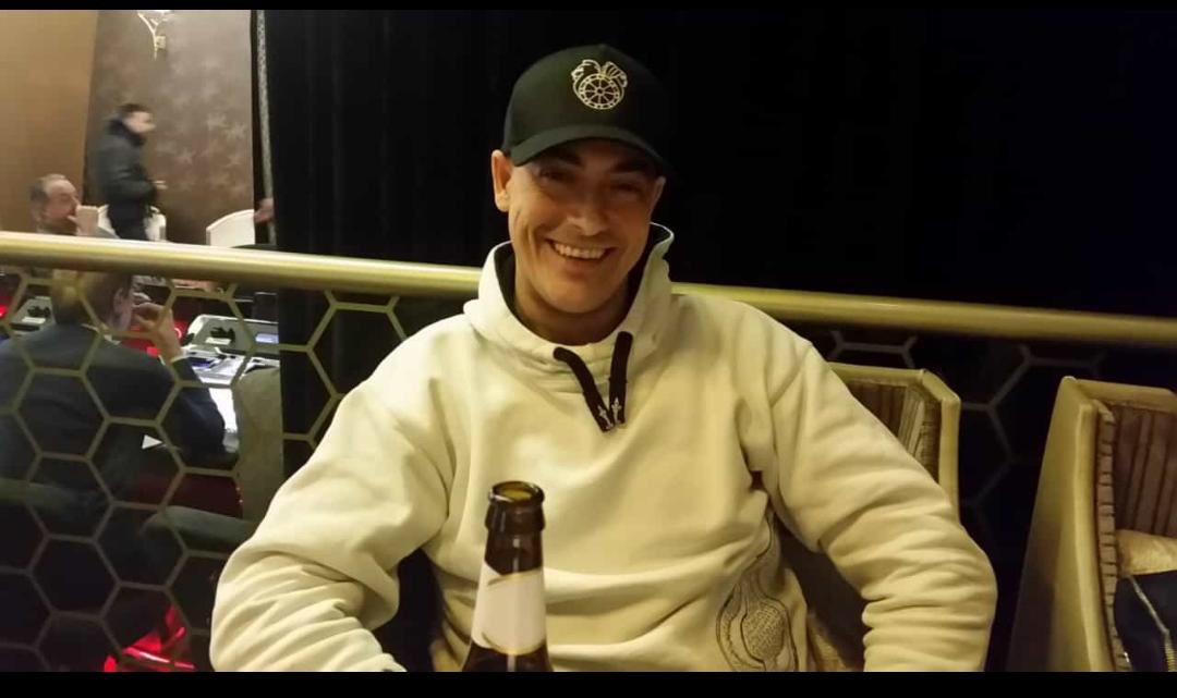 granmadridpoker's tweet photo. 😢Por desgracia , no podremos contar más con esta grandísima persona.
Con todo el dolor de nuestro corazón le dedicaremos los 2 torneos de mañana.
#75k en Torrelodones 
#sunday en Colón 
SIEMPRE EN NUESTRA MEMORIA ALEX
@madrid_poker @CasinoGranMad https://t.co/mqTIHsPcPT