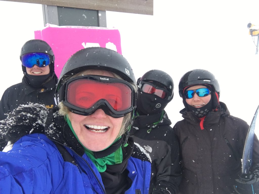 STAphysed's tweet photo. Almost at the end of a very enjoyable week skiing. All pupils were amazing... hopefully the plane turns up soon! #STASki20 @StThomasAqSec https://t.co/gyyTcdQWWb