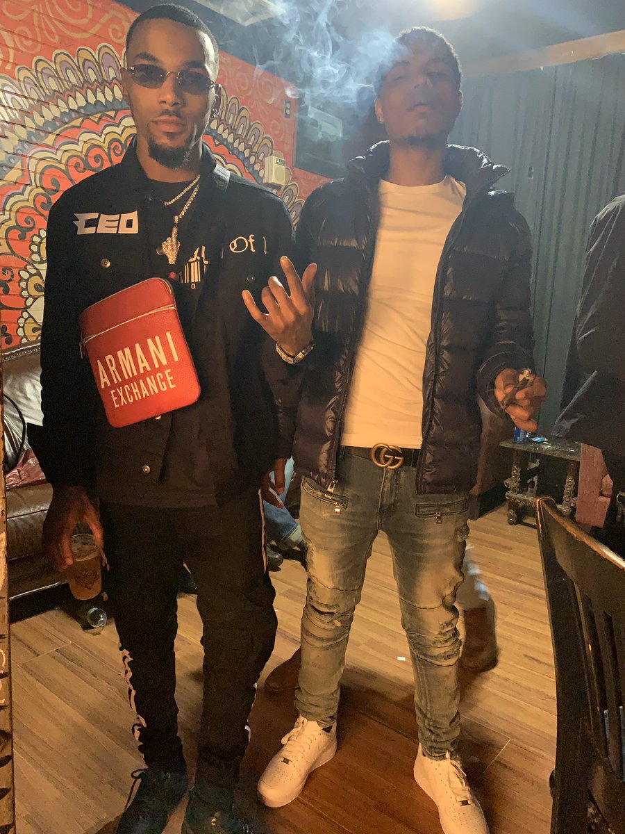 DSRMCEO's tweet photo. They told me get back in yo bag I never came out I always find myself finding the hardest way out -@Bubba_103 🎯💼 #DesignerRecordsMusic💼 #MoneyMakingMovementENT🎬 https://t.co/0RHPDTuKKL
