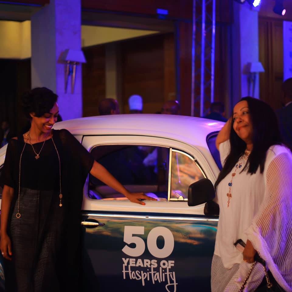 chelina_music's tweet photo. #Ethiopia ትናንት ምሽት በሂልተን ሆቴል የ50ኛ አመት በዓል አከባበር ላይ በጣም ከማከብራት እና ከምወዳት አንጋፋ አርቲስት ኩኩ ሰብስቤ ጋር ፕሮግራሙን ስለከፈትኩና ሙዚቃ ስላቀረብኩ ታላቅ ክብር ተሰምቶኛል 🥰🥰 #HiltonAddis #50YearsOfHospitality https://t.co/2Yu0Mvxgq8