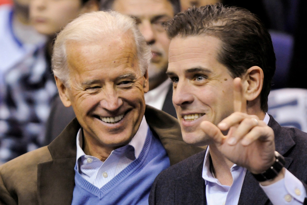 nypost's tweet image. How five members of Joe Biden's family got rich through his connections trib.al/PkZRmbL