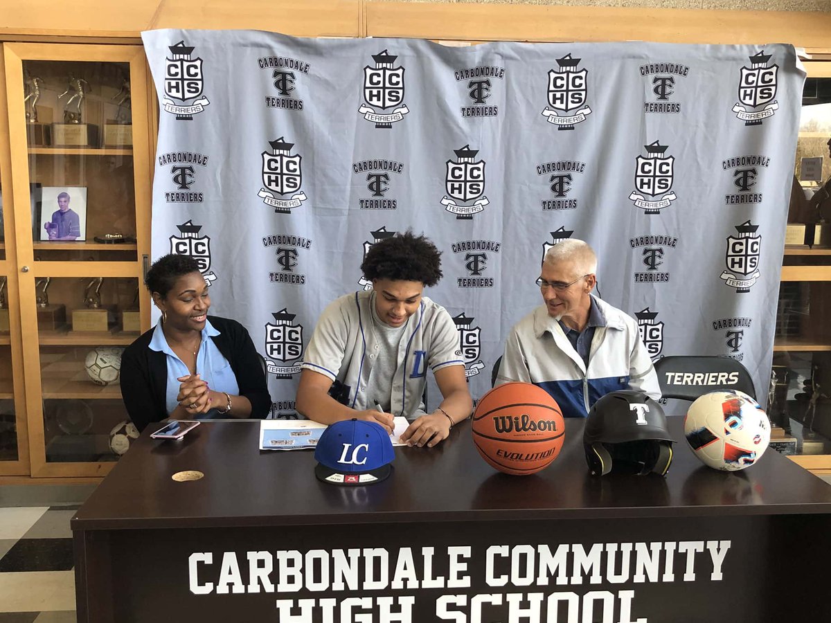 Several area athletes have made their college choices official.  Find out where Marion's Gloria Wofford, Waltonville's Sophie Eastham, Carbondale's James Baltz and Vinny Rushing, Du Quoin's Chloe Hess, and Hamilton County's Kegan Burt are headed. section618.com/2020/01/18/sev…