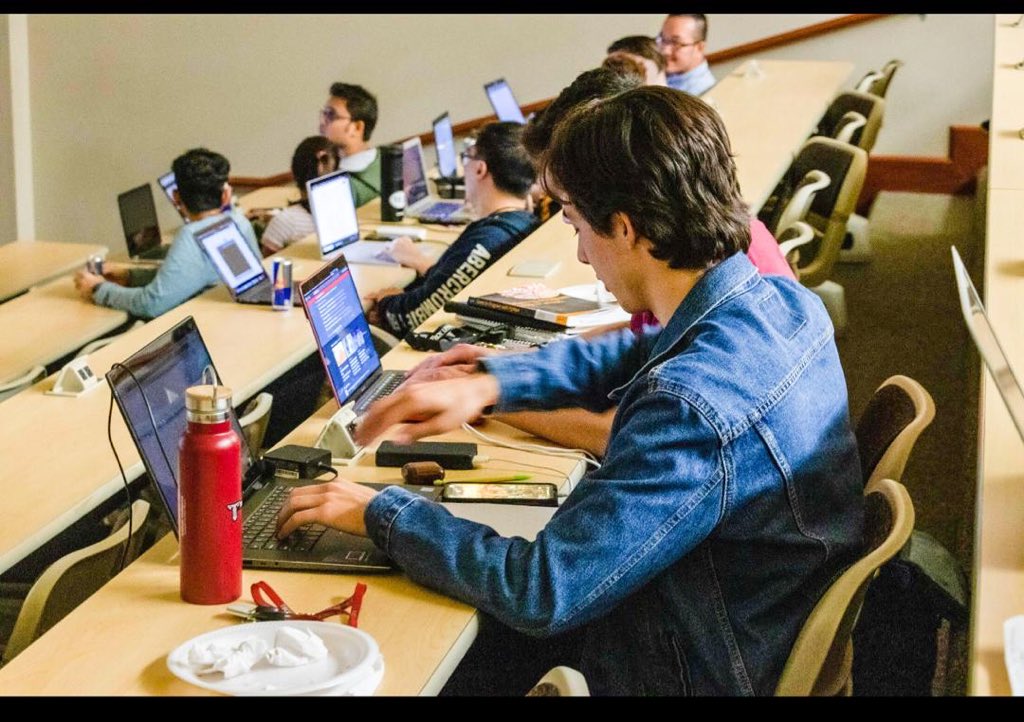 troy_hacks's tweet photo. Yes the big event has started since yesterday and here comes highlights of our βBeginners Workshop: Build your first website by David Ajaoβ in pictures!
Follow us for more updates.
#TroyHack #TroyHack20 #Hackathon #TroyUniversity #MLH https://t.co/1cisI2Hm52