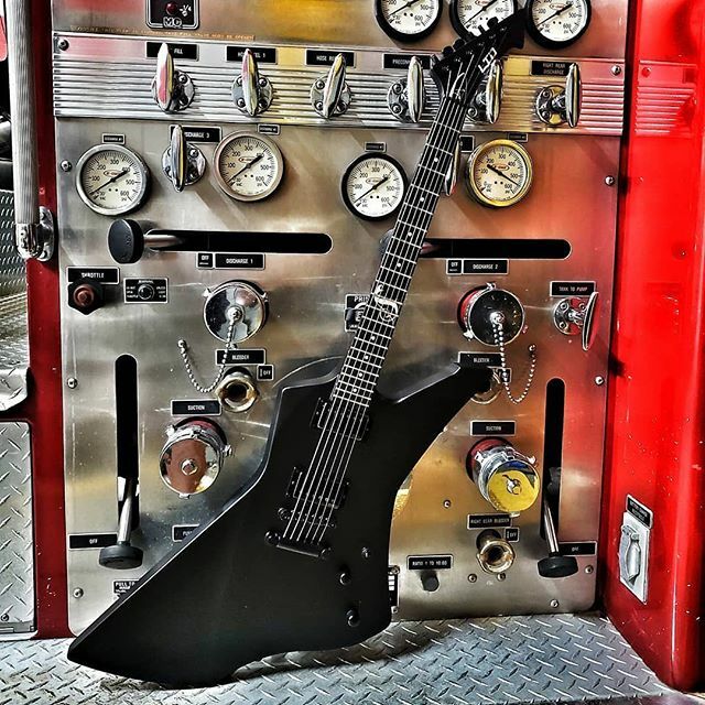 guitarofthrones's tweet photo. This Snakebyte ๐ is smoking hot!! ๐ฅ๐ฅ๐ฅ Do you like signature guitars? Whatโs your favorite?
๐ธ: @smokeeater901 .
.
ESP LTD Hetfield Snakebyte with Engine 92. #engine92 #summervillefdstrong #sfd #espexplorer #espsnakebyte #emgpickups #ernieballstrinโฆ https://t.co/ugpI8AfdDS https://t.co/dOTDHr4PsF