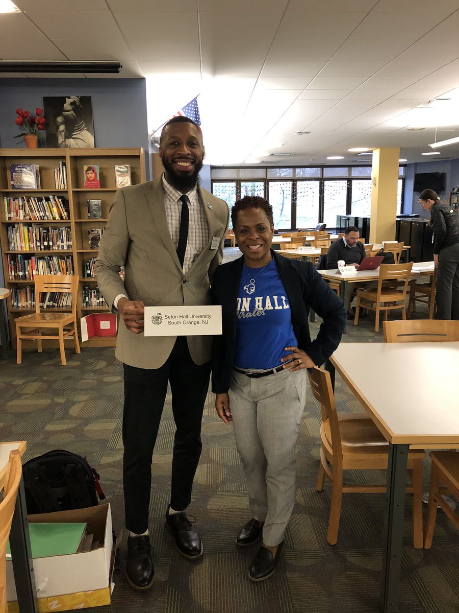 When Seton Hall comes to Instant Decision Day of course I’m wearing my “Hall” gear..#Director #ExposureIsEverything #GoHall <a href="/SetonHall/">Seton Hall</a>