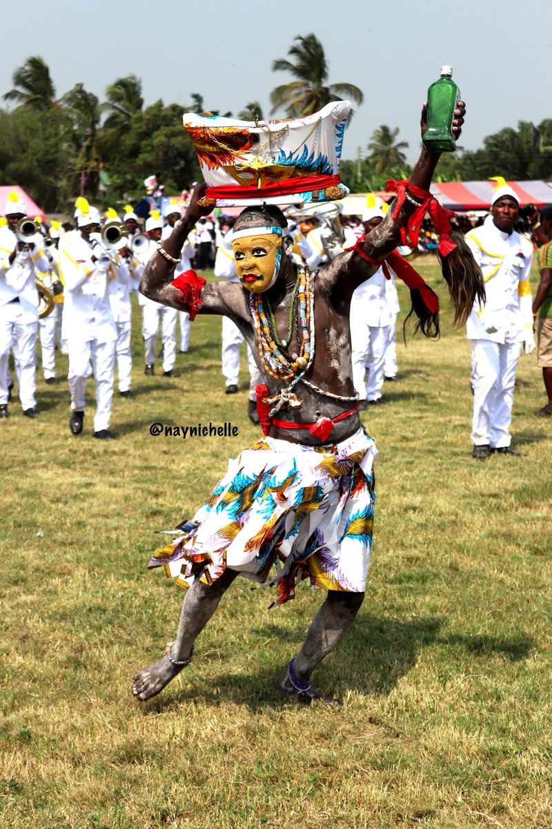 locsimage's tweet photo. Pictures are worth a million words . Experiencing African Culture is everything . Welcome to Winneba, Ghana 🇬🇭 #travelphotography #travelphotographer #ghana #fancydressfestival  #africa #afronation #Travel #experience #photographer #photooftheday #retweet #winneba https://t.co/1uJdv6QbdV
