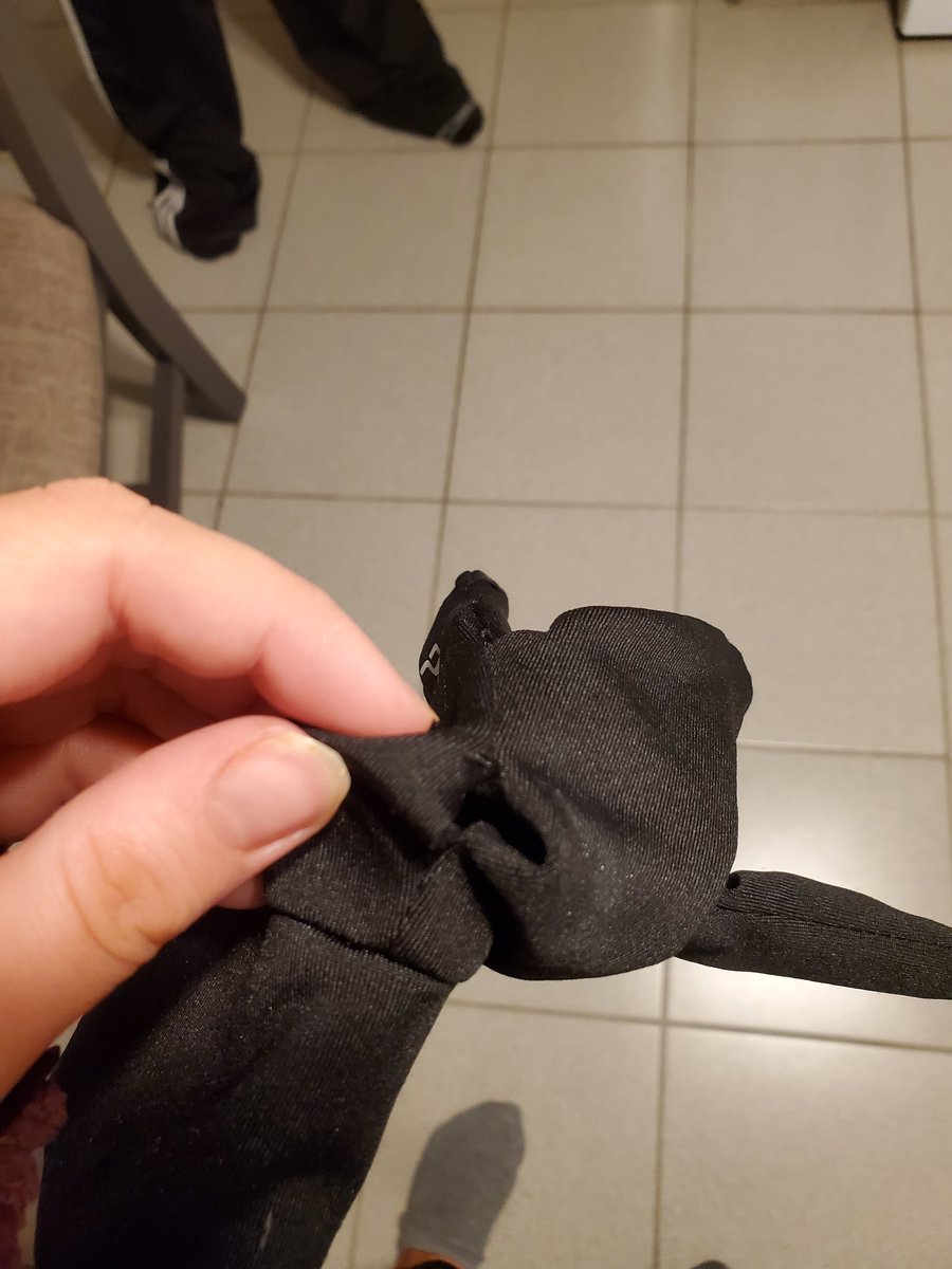 KPustizzi1's tweet photo. @marshalls please inform me who to contact for #hindsathlecticglove 

I just got these a week ago and no receipt 

2nd thing purchased and its broken on me.

Please advise.

#hindsgloves #marshallscomplaint https://t.co/COS4XiihZ6
