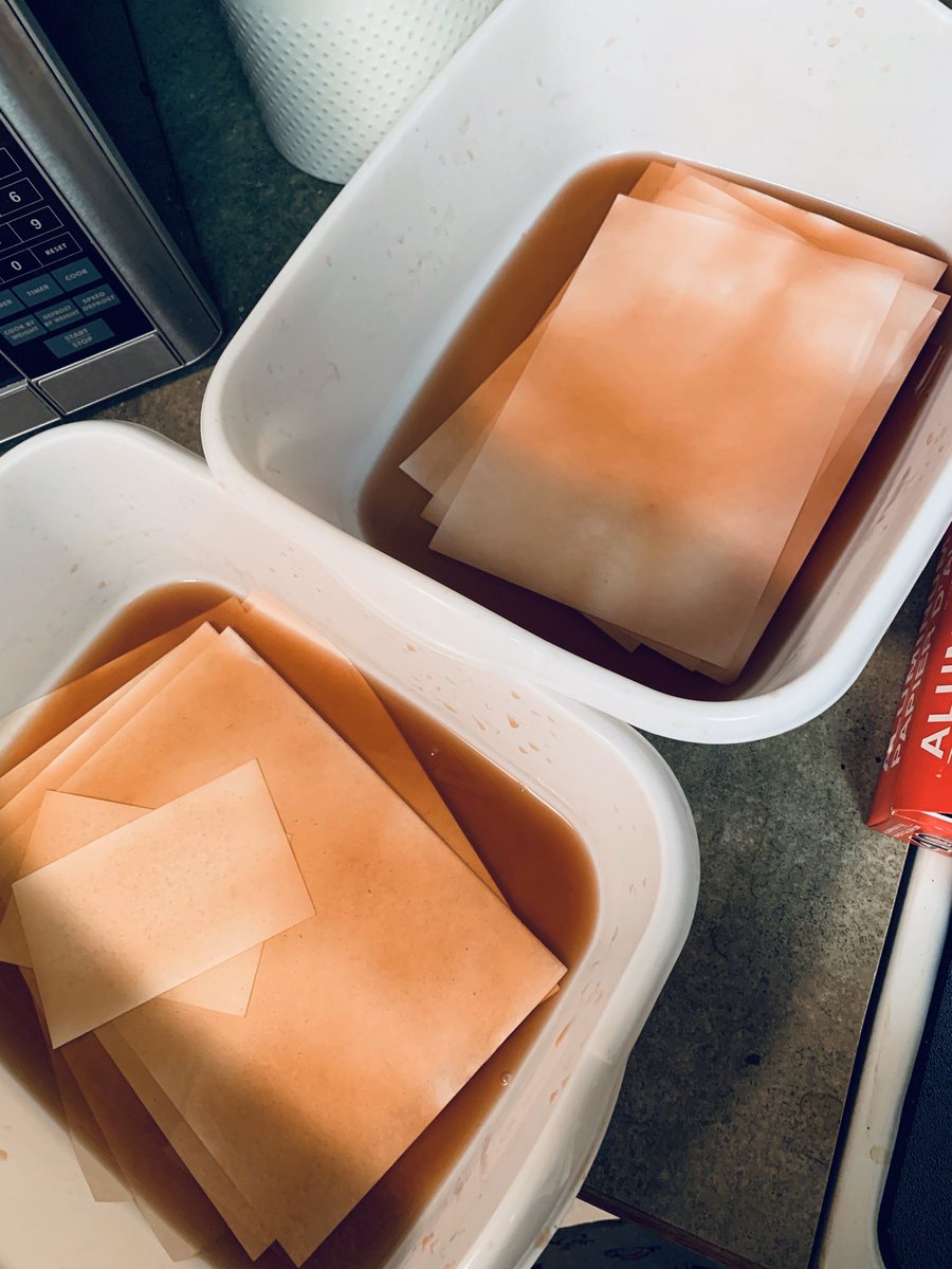 TheRubyMoon1's tweet image. Papers soaking in my eco-dye! (Avocado)