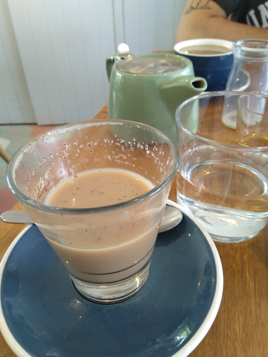 melbournechai's tweet photo. port of call, sandringham - pot of chai an improvement on latte, byt not by much. 3/5 https://t.co/xnYw2kiayd