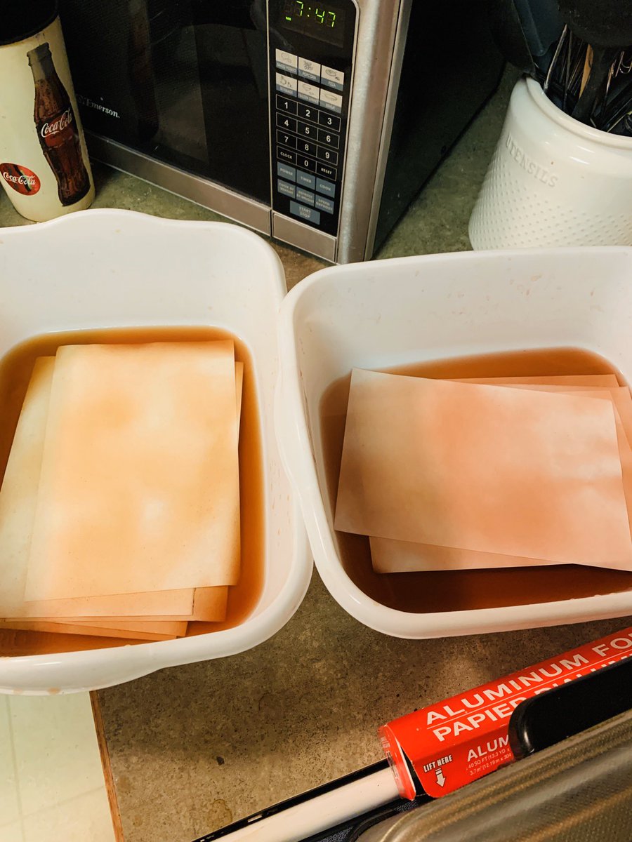 TheRubyMoon1's tweet image. 2 batches of avocado dye.. 2 distinct colors.  Which do you like better?