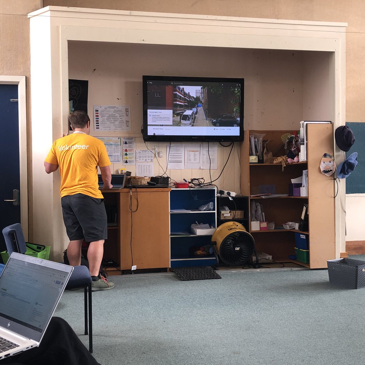 HuiWip's tweet photo. @michaelteacher sharing all about tour creator and virtual story 📚💻 Some great tips to get that going in your classroom 

#thewiphui #wiphui2020 #technology #google #googleET #tourcreator https://t.co/3LMPmOinki