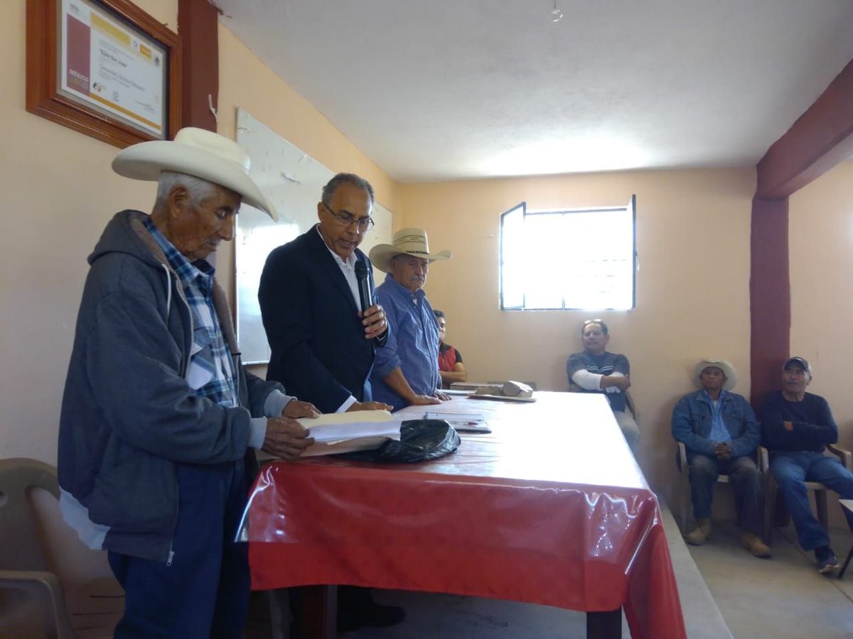DelsolEstrada's tweet photo. Hoy por la mañana, una pequeña reunión informativa con el ejido San José cd. Del Maiz S.L.P. https://t.co/u5NGQY4xzS