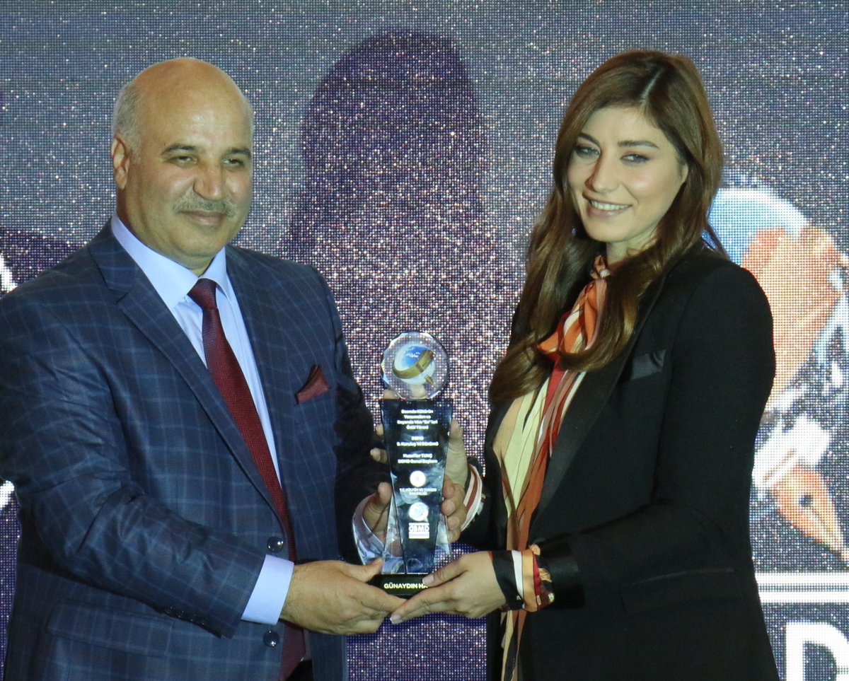 2020 Yılının İlk Haftasında Çırağan Sarayı'nda Gerçekleştirmiş Olduğumuz ''Basında Kültürün Yansımaları ve Başarıda Yılın En'leri Ödül Törenimizde Ödüller Çok Değerli Sahiplerini Buldu..Sayın Funda KARAYEL👏<a href="/FkarayeL/">Funda karayel</a> <a href="/apara_tv/">A Para</a> #dbmd #dunyabasinmensuplaridernegi 
<a href="/TCKulturTurizm/">T.C. Kültür ve Turizm Bakanlığı</a>