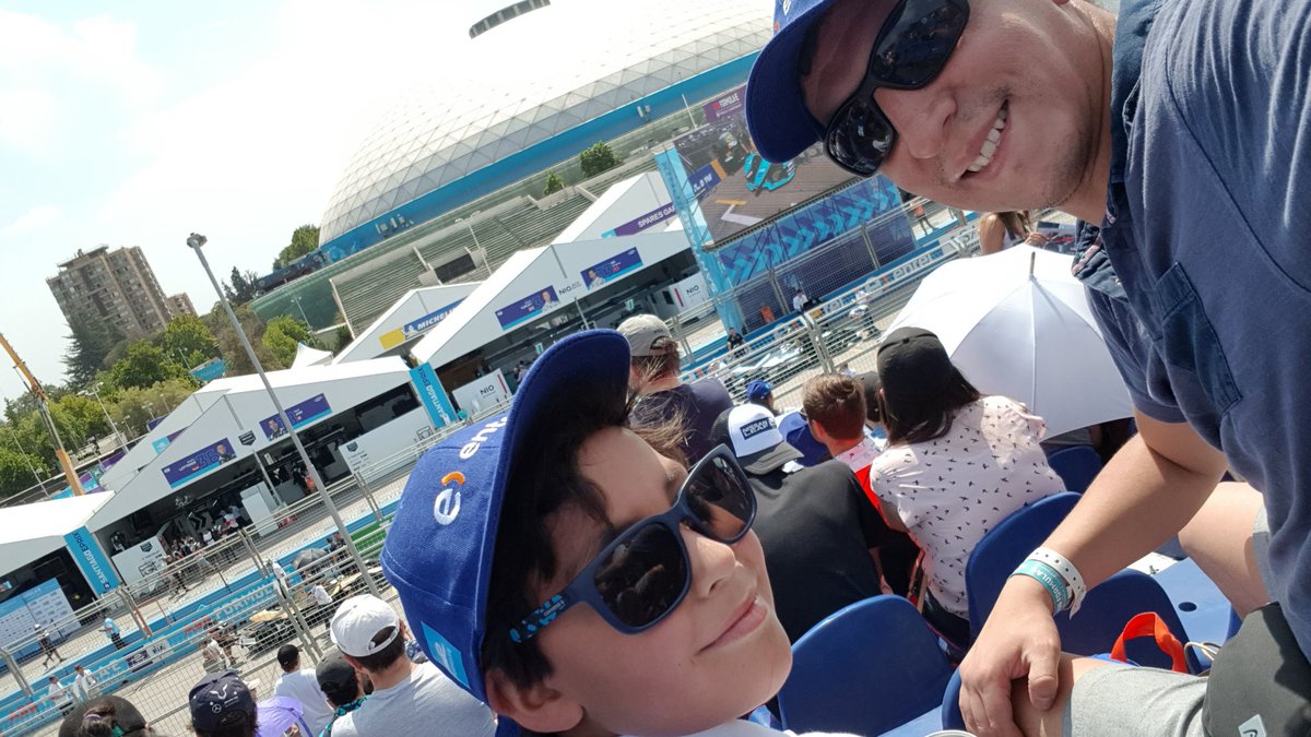 anenino's tweet photo. Lo pasamos genial!!! #FormulaE #FormulaExFOX #FormulaExEl13 https://t.co/kWtA3FDJIJ