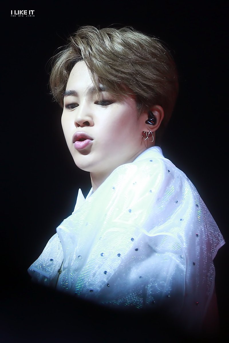 ILIKEIT_JM's tweet photo. 180916 LYS포트워스
#방탄소년단 #BTS #JIMIN #지민
@BTS_twt 
👄 https://t.co/UYCcUzODoT
